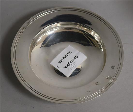 A modern silver armada dish, William Comyns & Sons Ltd, London, 1971, 14.6cm.